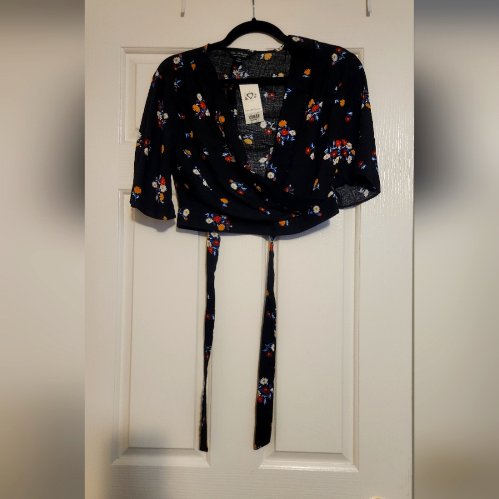 NWT Size 6 Ms Selfridge Wrap Crop Top